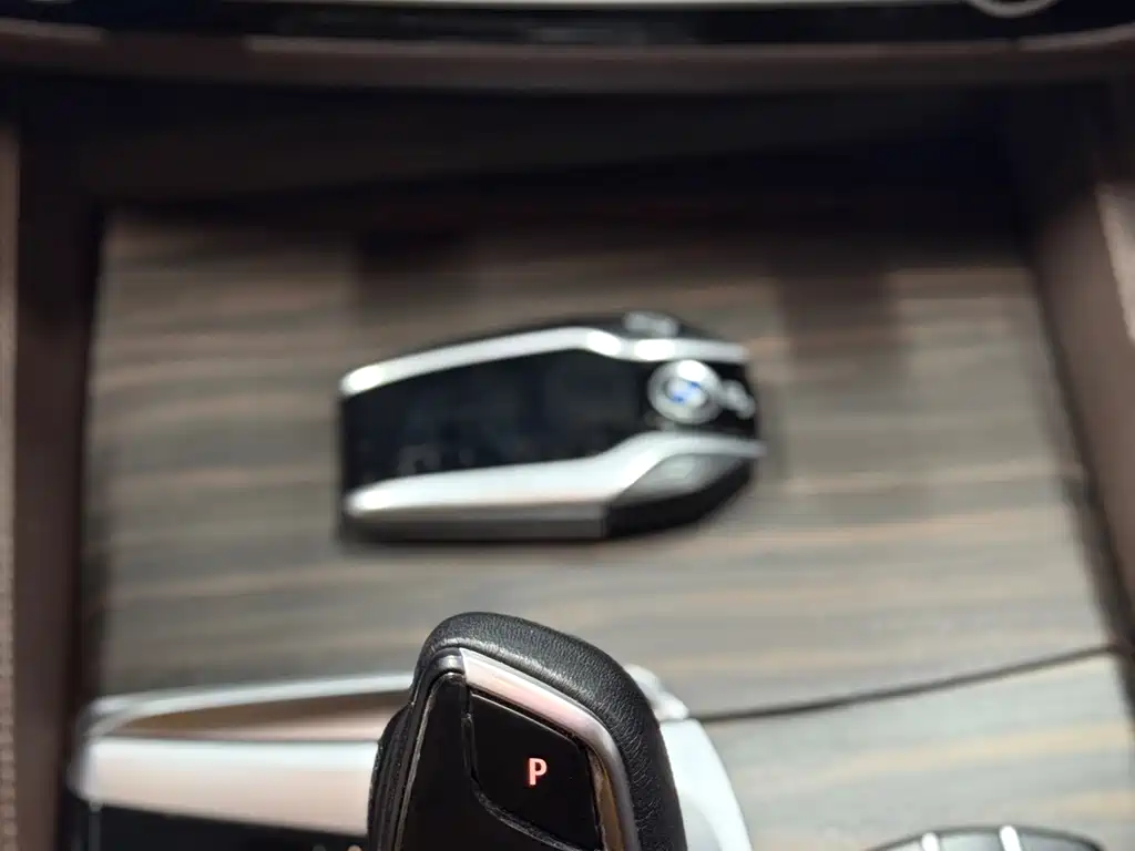 BMW 5 Series New Energy — фото 19