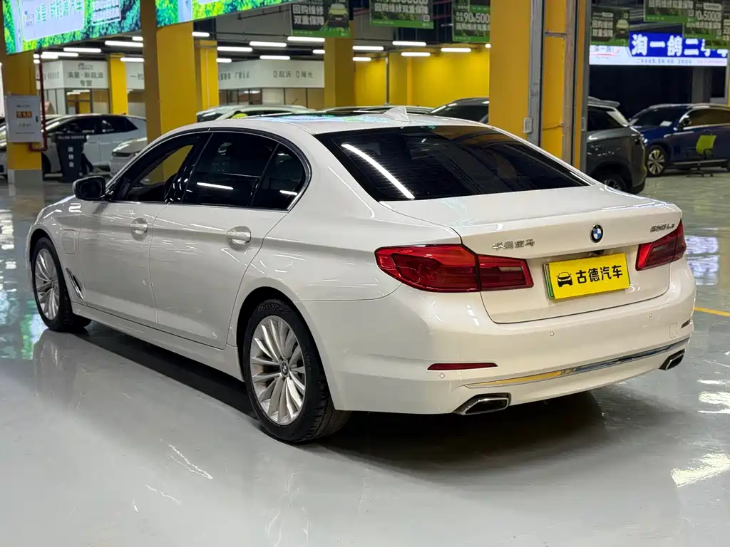 BMW 5 Series New Energy — фото 5