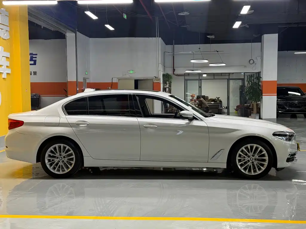 BMW 5 Series New Energy — фото 8