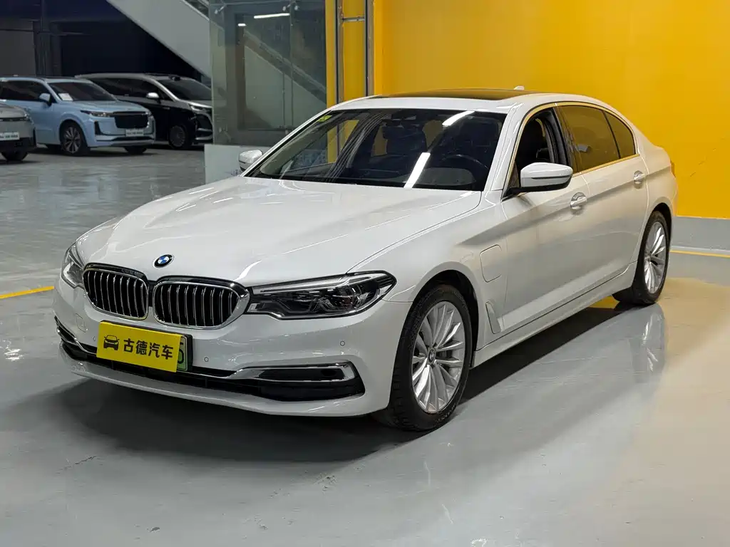 BMW 5 Series New Energy — фото 1