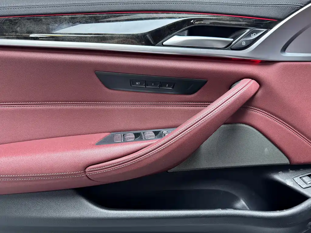 BMW 5 Series — фото 5