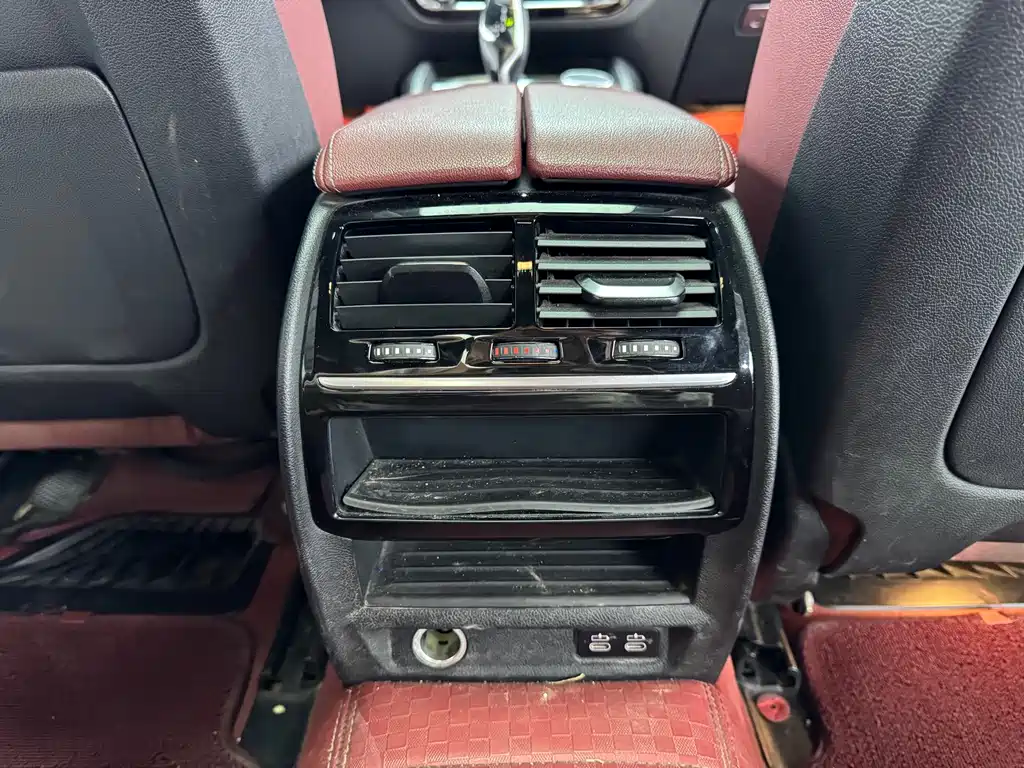 BMW 5 Series — фото 10