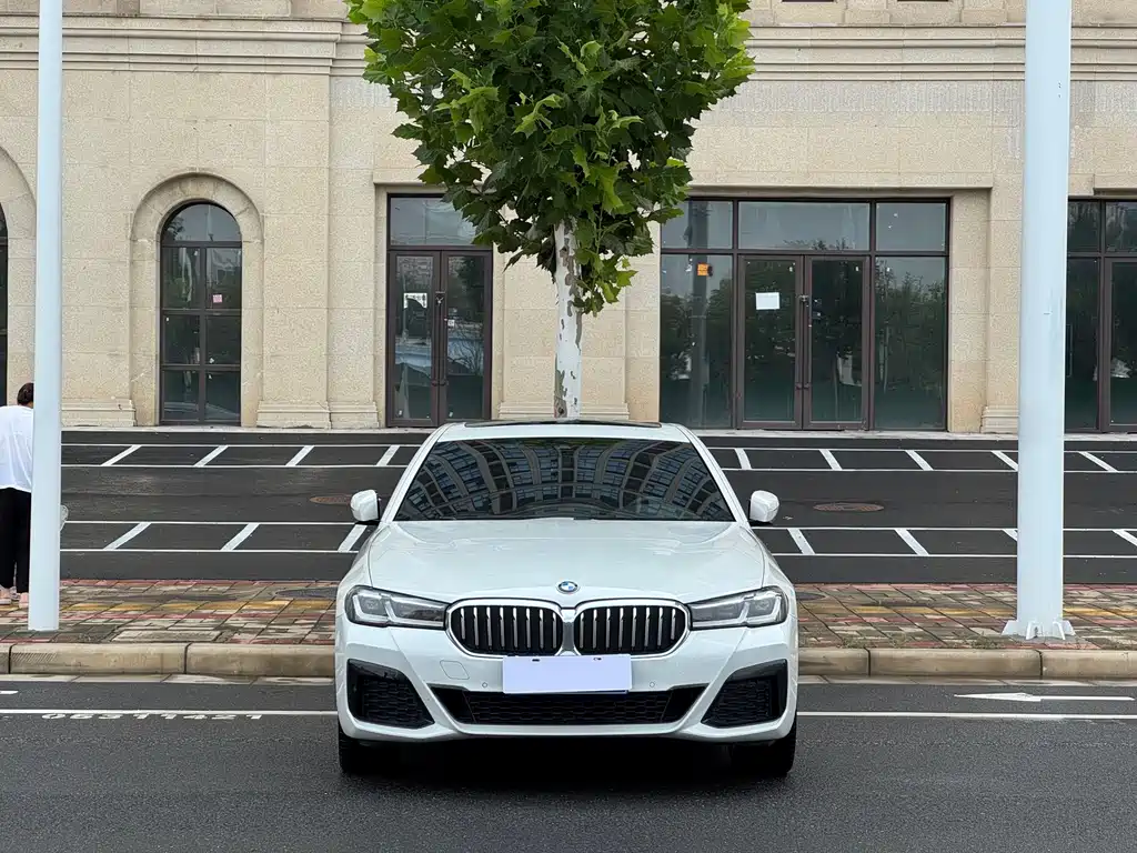 BMW 5 Series — фото 2