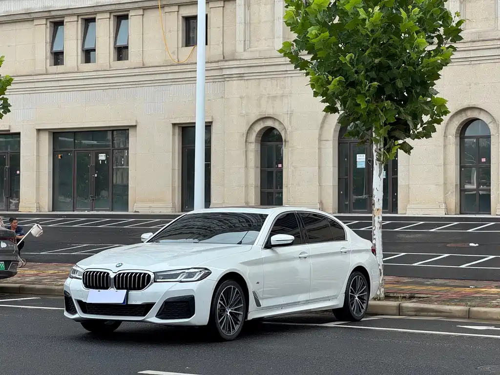 BMW 5 Series — фото 3