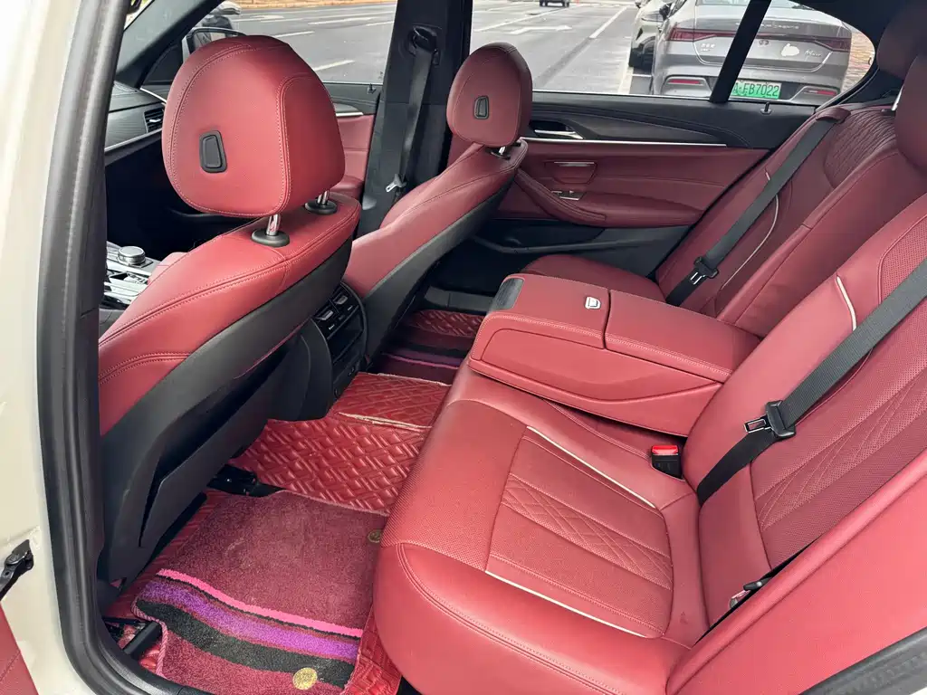 BMW 5 Series — фото 10