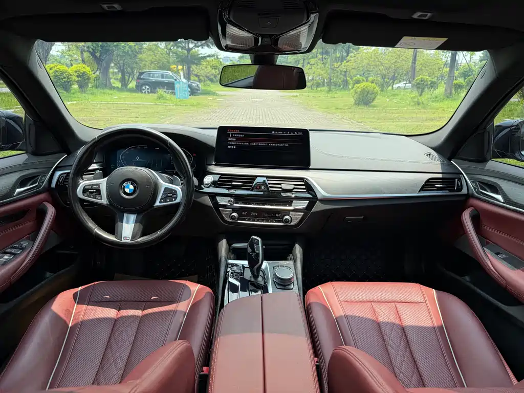 BMW 5 Series — фото 11