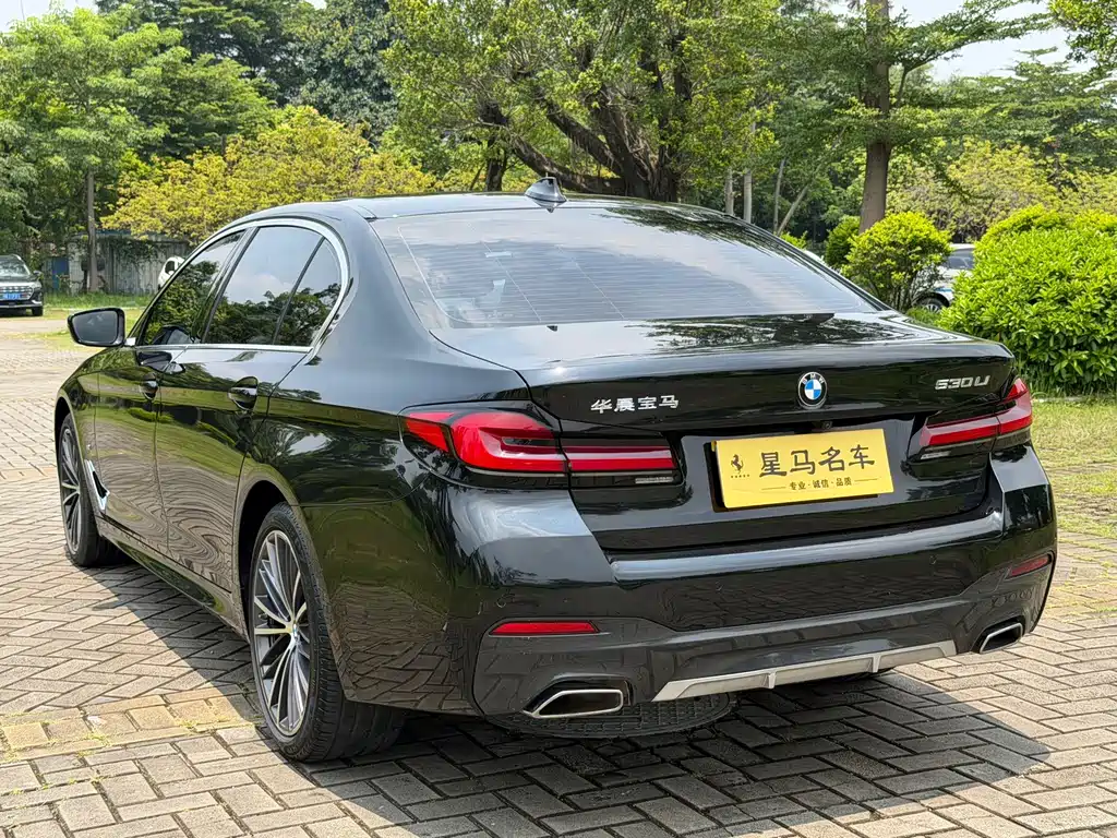BMW 5 Series — фото 17