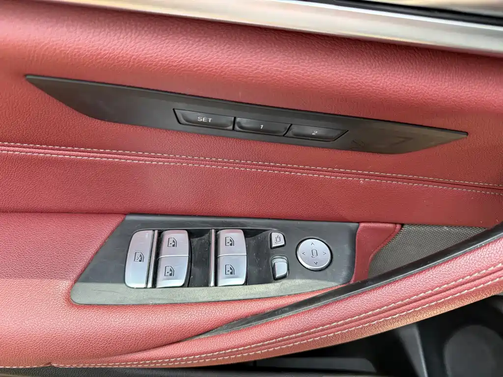 BMW 5 Series — фото 10