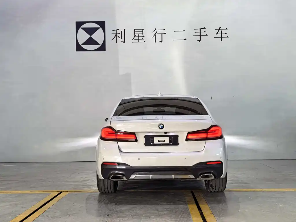 BMW 5 Series — фото 11