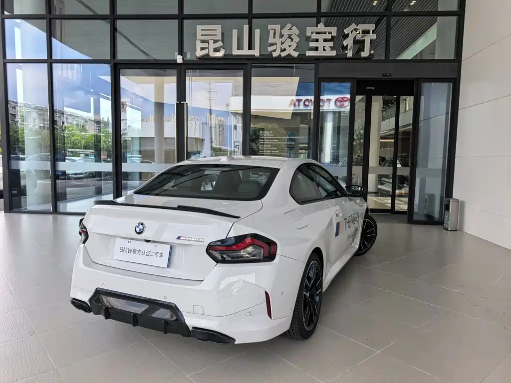 BMW M240i — фото 11