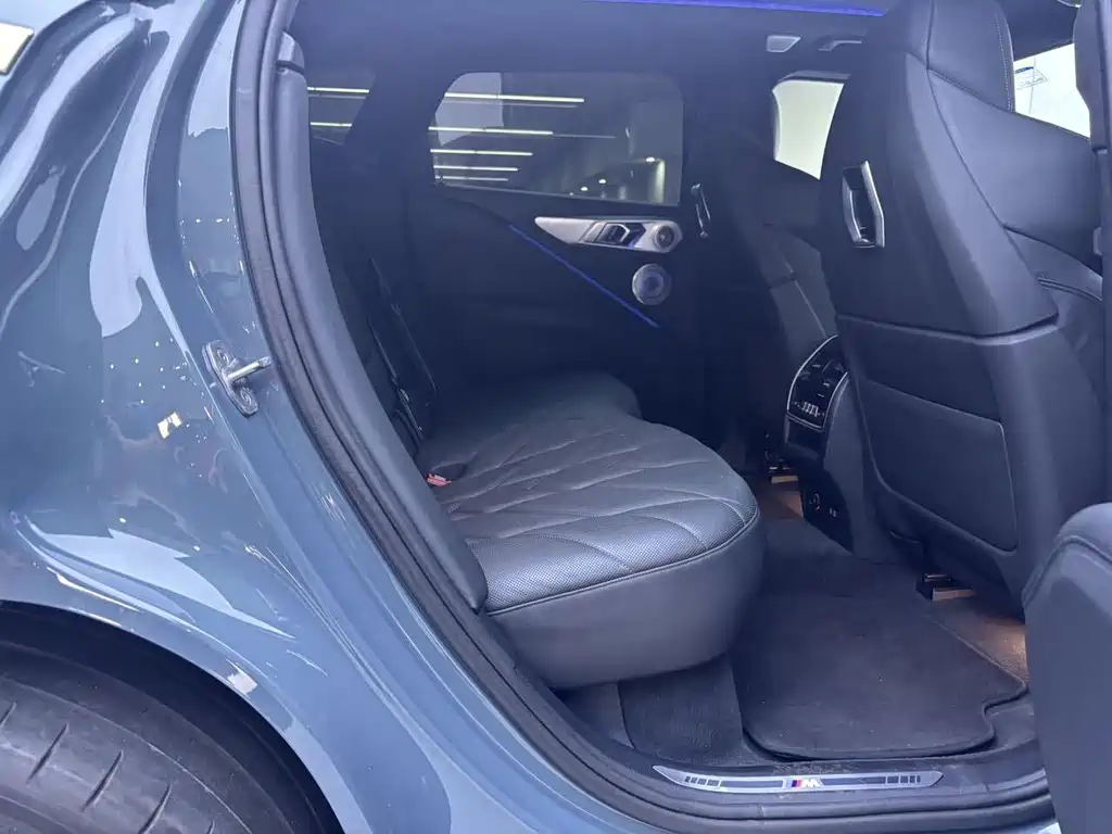 BMW XM — фото 14