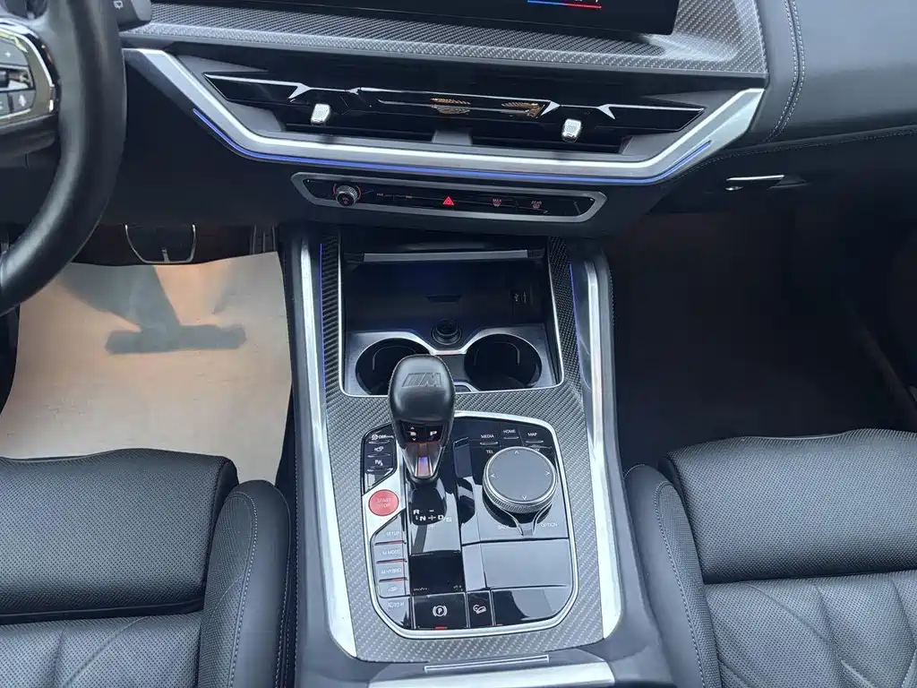 BMW XM — фото 15