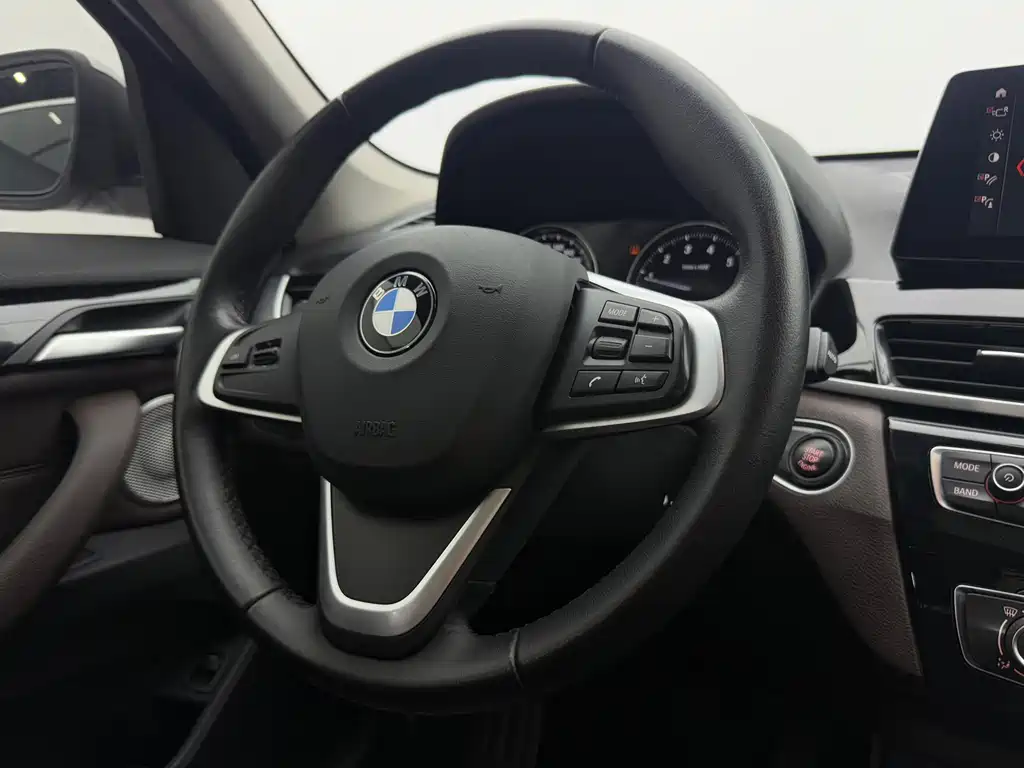 BMW X1 — фото 17