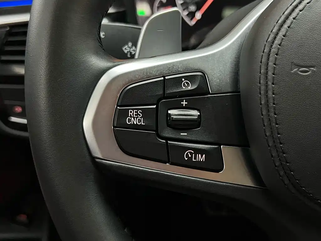BMW 5 Series — фото 24
