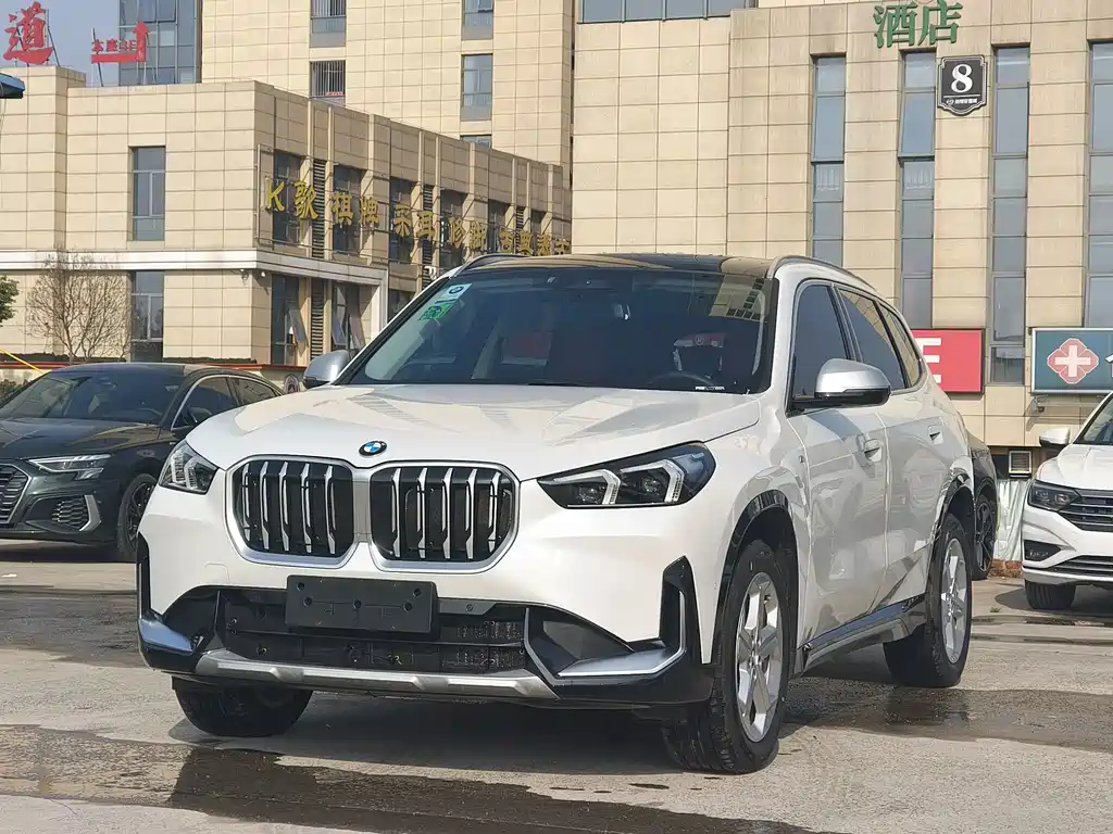BMW X1 — фото 1