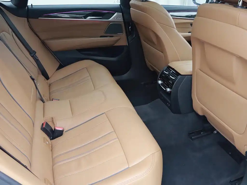 BMW 6 Series GT — фото 11