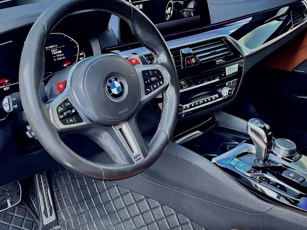 BMW M5 — фото 8