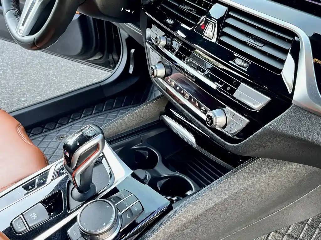 BMW M5 — фото 10