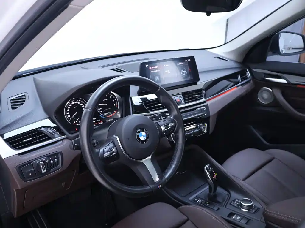 BMW X1 — фото 11