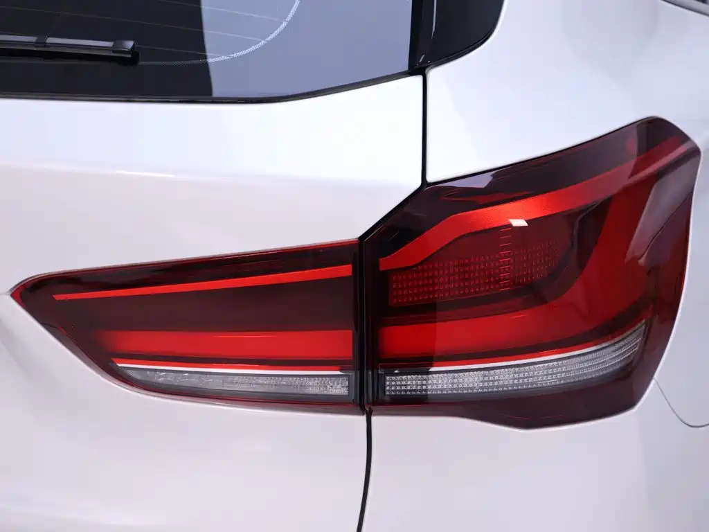 BMW X1 — фото 9