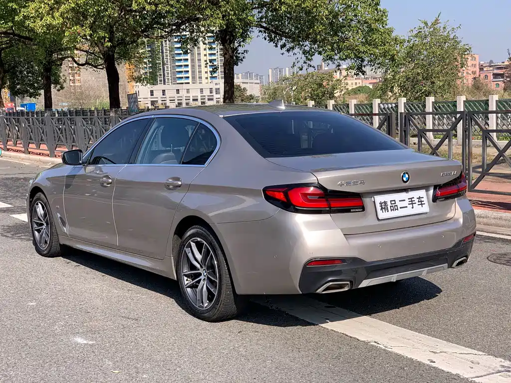 BMW 5 Series — фото 4