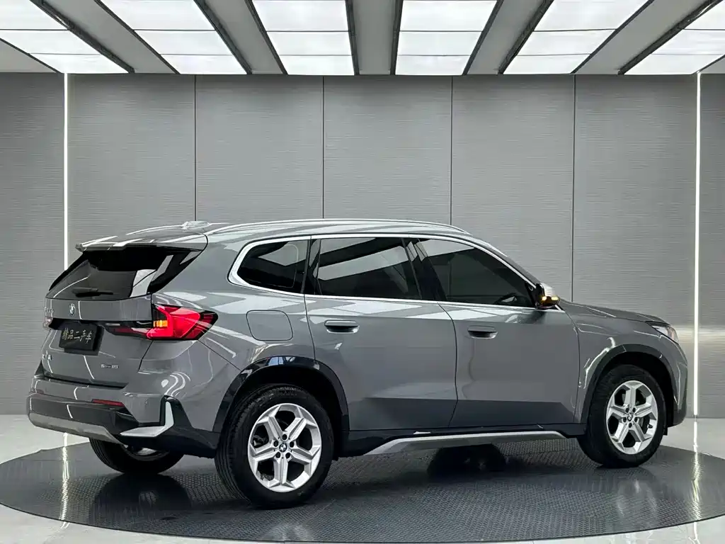 BMW X1 — фото 5