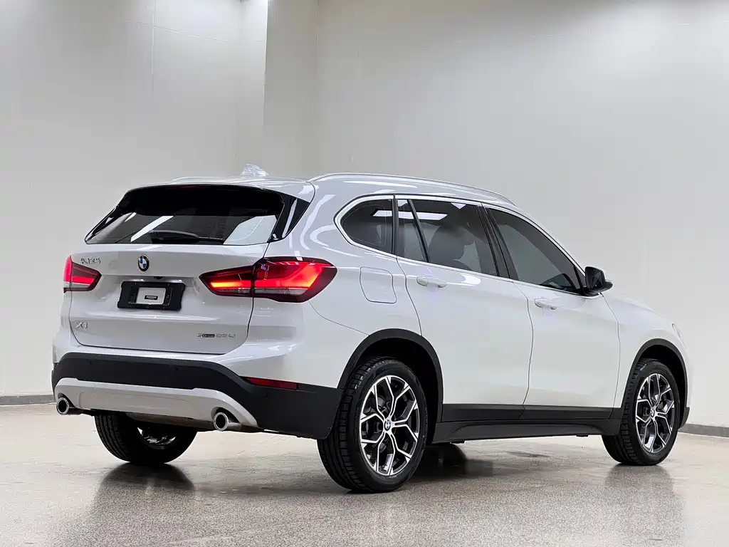 BMW X1 — фото 7
