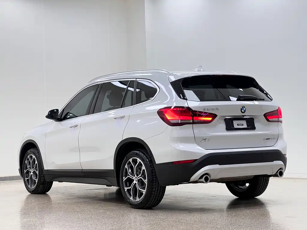 BMW X1 — фото 9