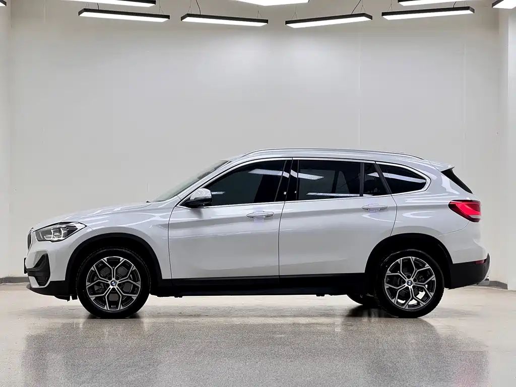 BMW X1 — фото 10