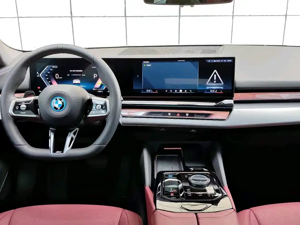 BMW i5 — фото 6