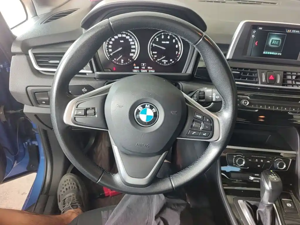 BMW 2 Series Active Tourer — фото 11