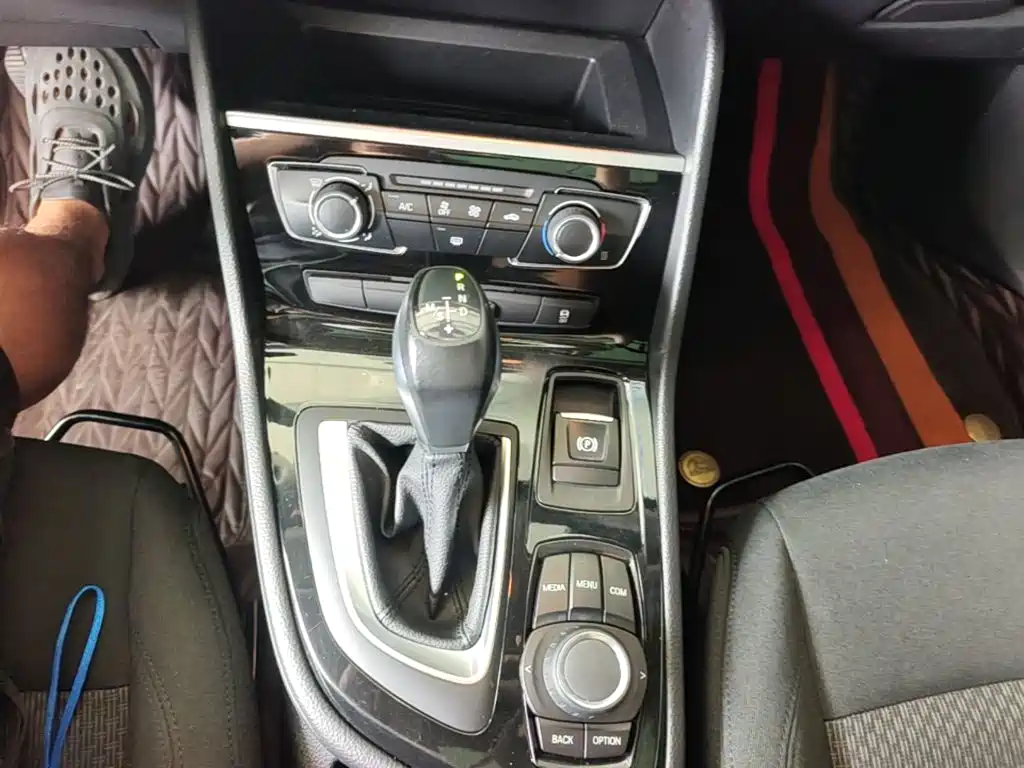 BMW 2 Series Active Tourer — фото 14