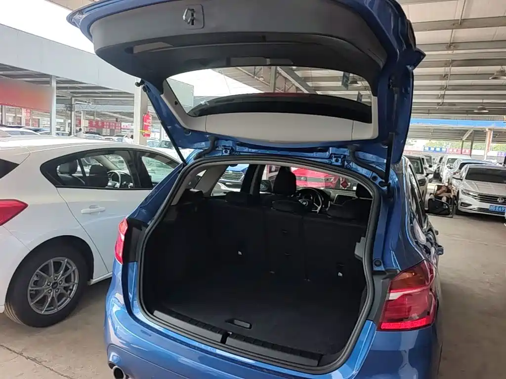BMW 2 Series Active Tourer — фото 19
