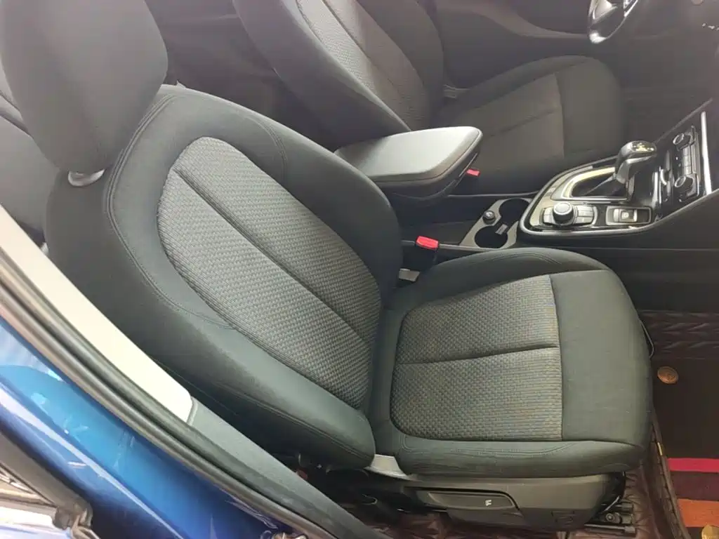 BMW 2 Series Active Tourer — фото 25