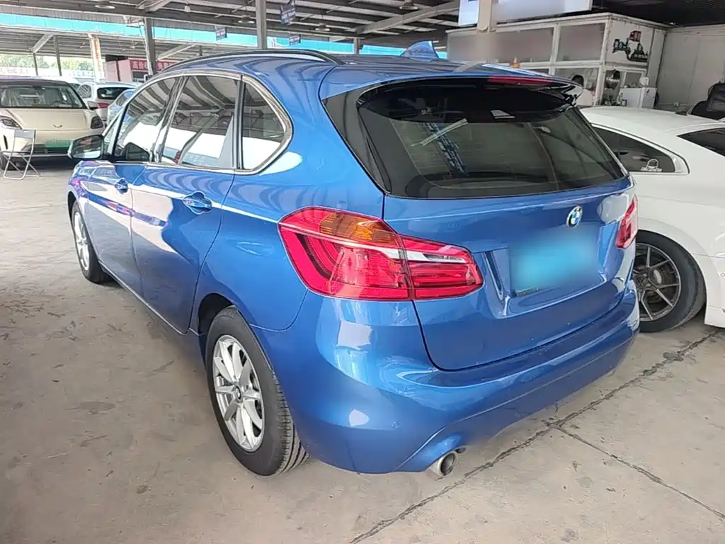 BMW 2 Series Active Tourer — фото 5