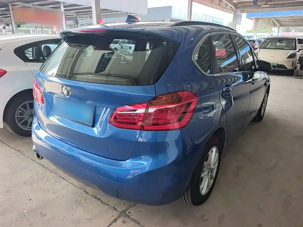 BMW 2 Series Active Tourer — фото 7