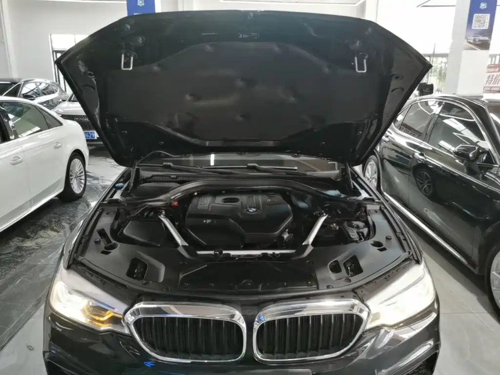 BMW 5 Series — фото 20
