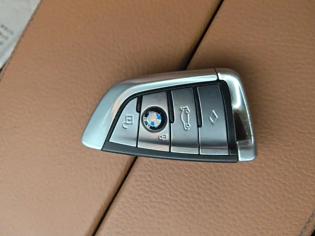 BMW 5 Series — фото 9
