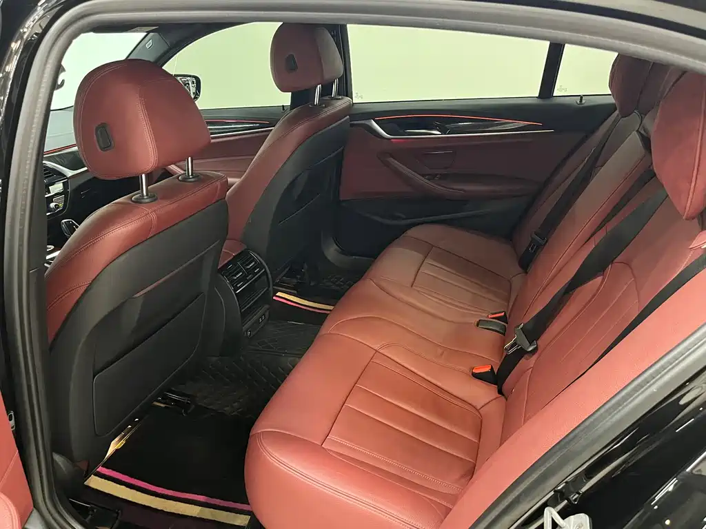 BMW 5 Series — фото 13