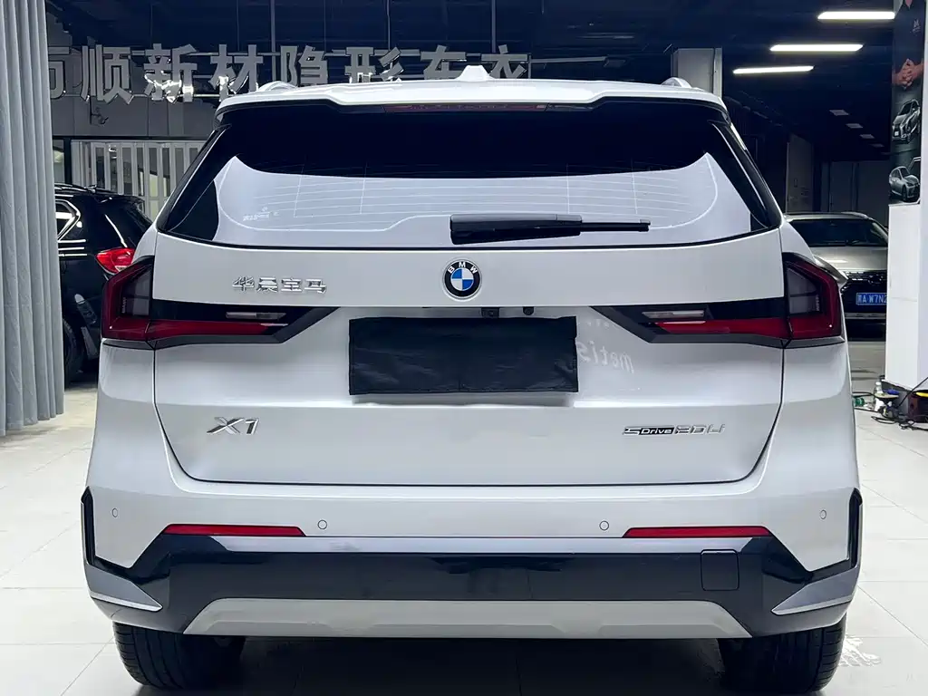 BMW X1 — фото 5