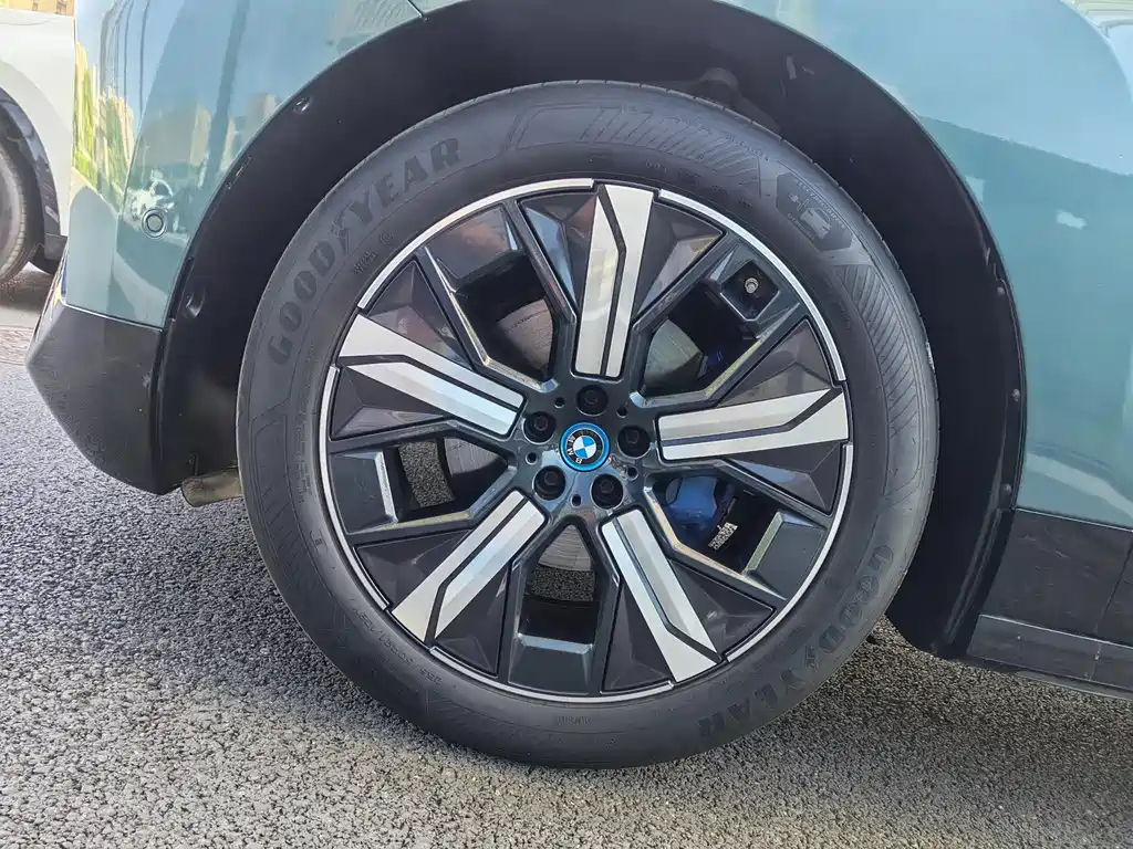 BMW iX — фото 18