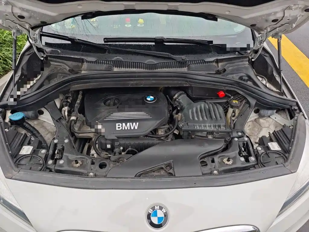 BMW 2 Series Active Tourer — фото 11
