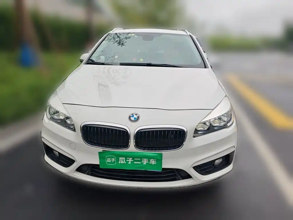 BMW 2 Series Active Tourer — фото 24