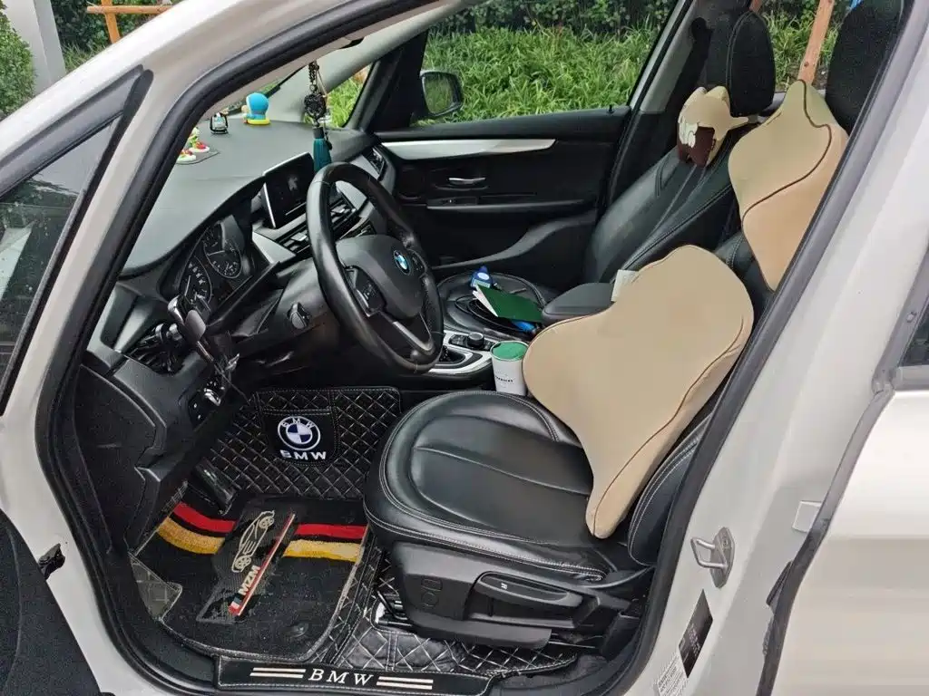 BMW 2 Series Active Tourer — фото 8