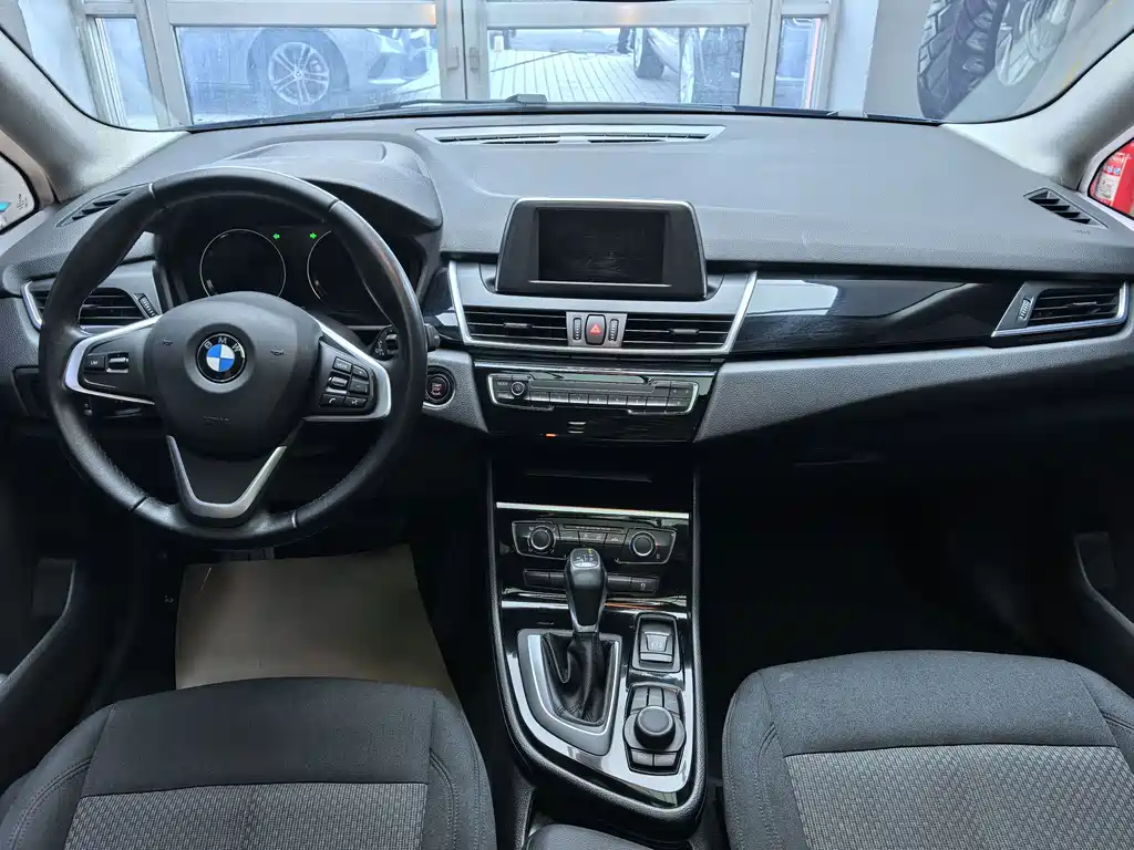 BMW 2 Series Active Tourer — фото 5