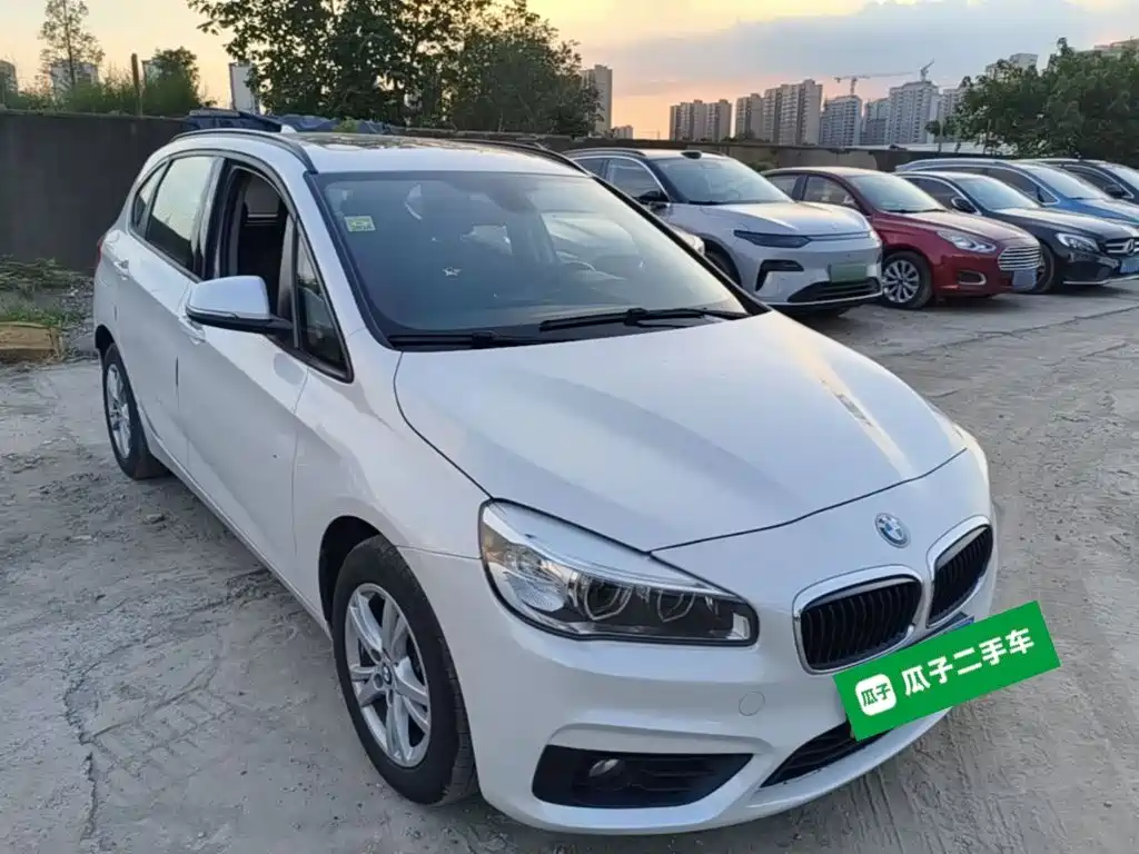 BMW 2 Series Active Tourer — фото 10