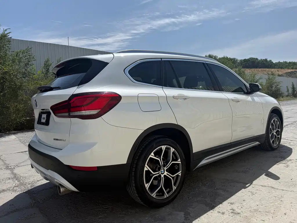 BMW X1 — фото 9