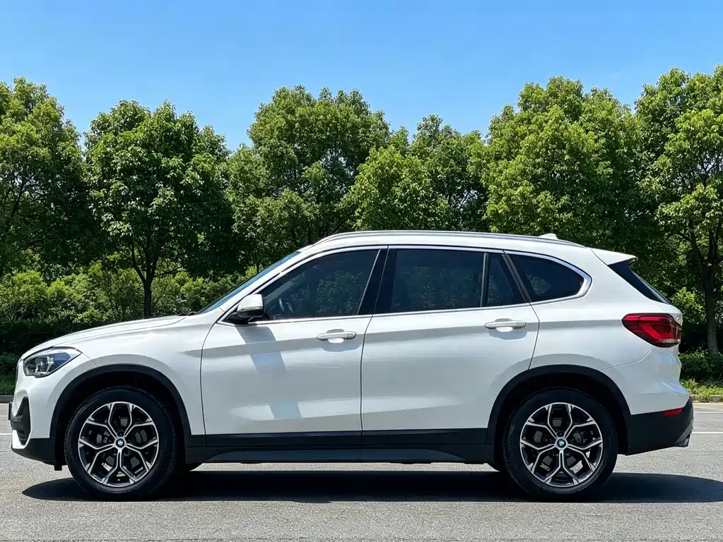 BMW X1 — фото 13