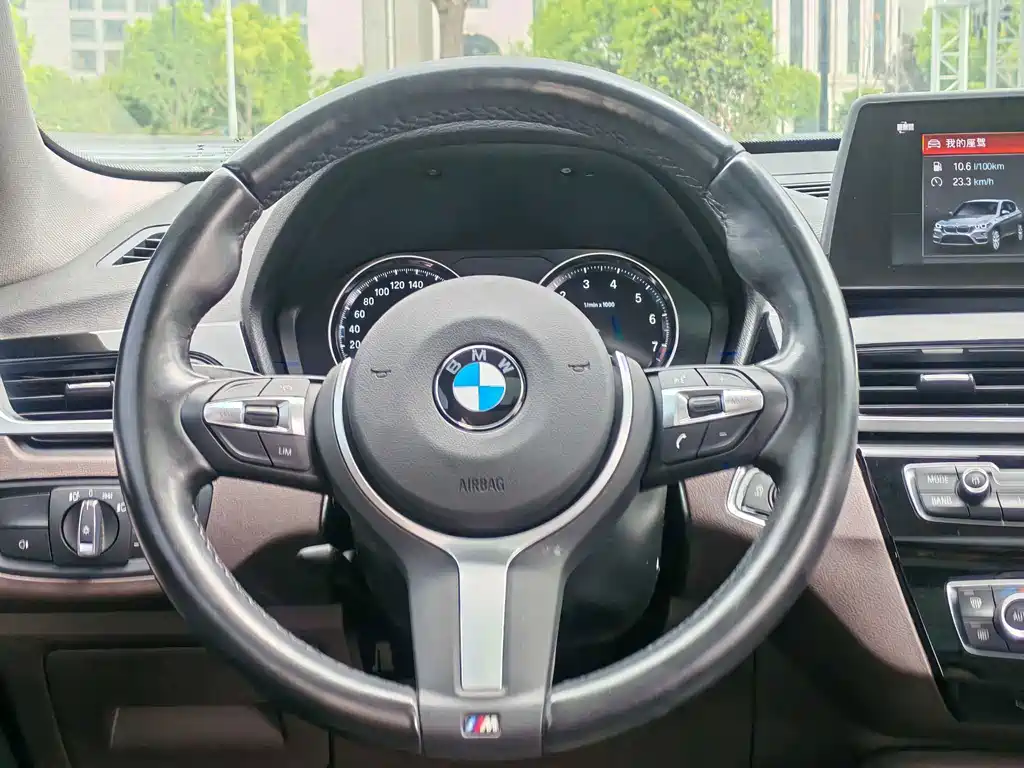 BMW X1 — фото 23