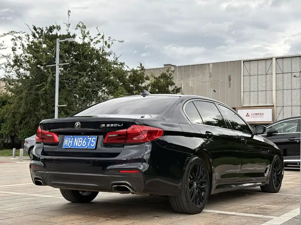 BMW 5 Series — фото 10